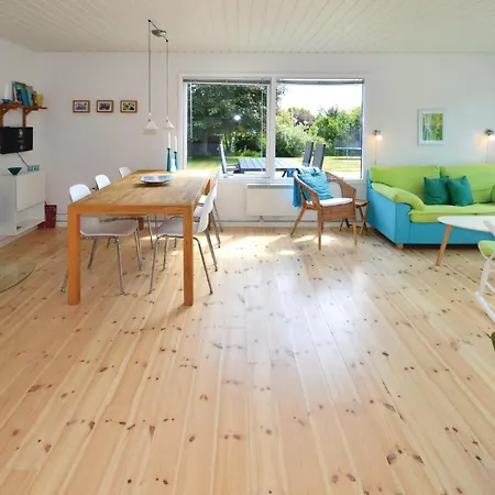 Сasa de vacaciones 3 Bedroom Gorgeous In Farso